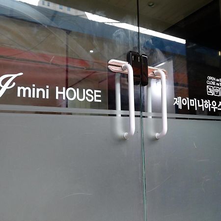 J Mini Hotel & House Сеул Екстер'єр фото